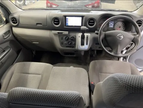 Engine bay of Nissan Caravan NV350 van, 2018, 2.5L diesel, for sale in Musina.