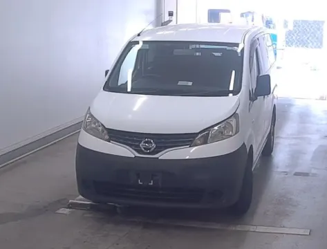 Nissan Vanette NV200 2017 white van, side view