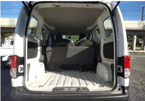 Odometer of a 2018 Nissan Vanette NV200 van, showing 185000 km.