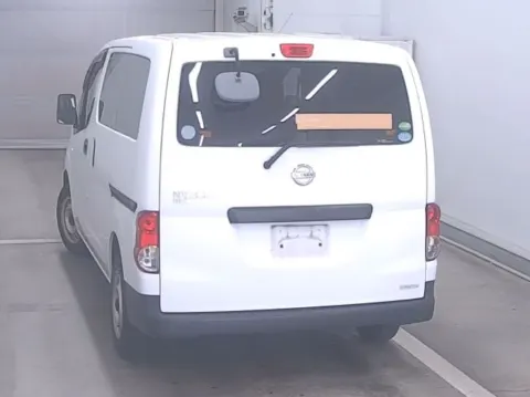 Nissan Vanette NV200 2017 white van, rear view