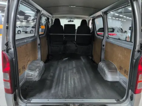 2017 Toyota Hiace Van photo 2