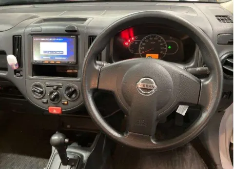 2017 Nissan AD Van photo 6